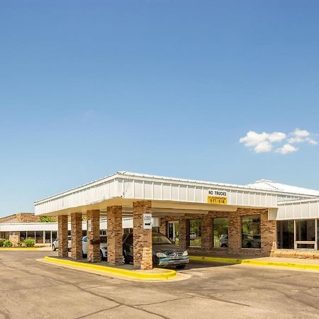 Oyo Hotel Mona Lake Muskegon Εξωτερικό φωτογραφία